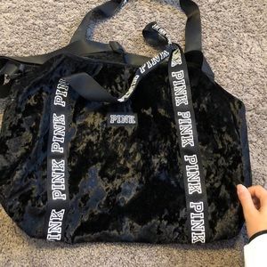 VICTORIA’S SECRET PINK DUFFLE BAG